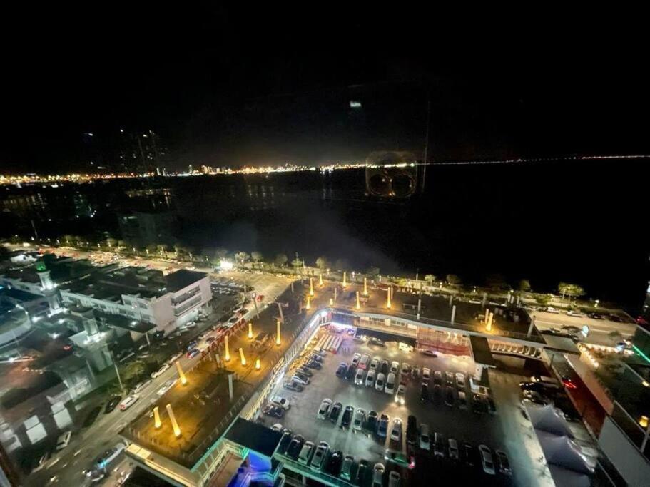 Maritime Suite Duplex Penang- Pemandangan Laut Джорджтаун Экстерьер фото