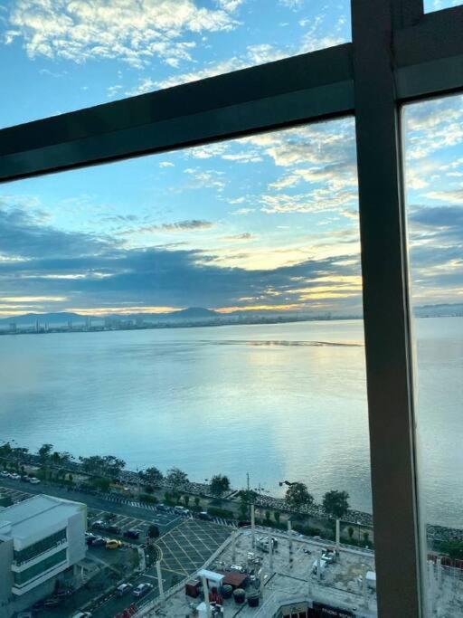 Maritime Suite Duplex Penang- Pemandangan Laut Джорджтаун Экстерьер фото